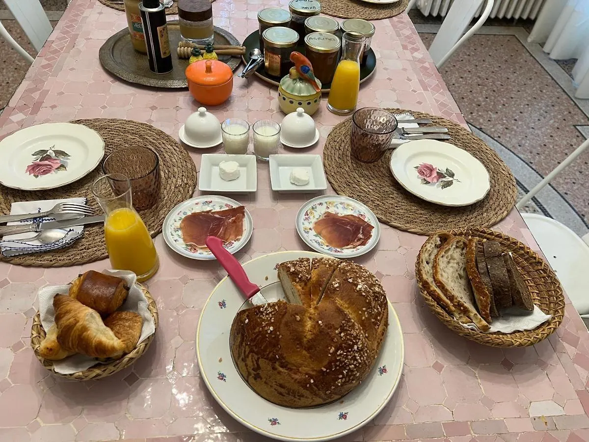 Maison Douce Arles Bed & Breakfast