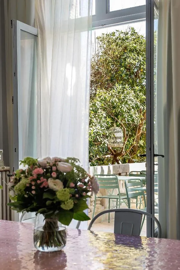 Maison Douce Arles Bed & Breakfast