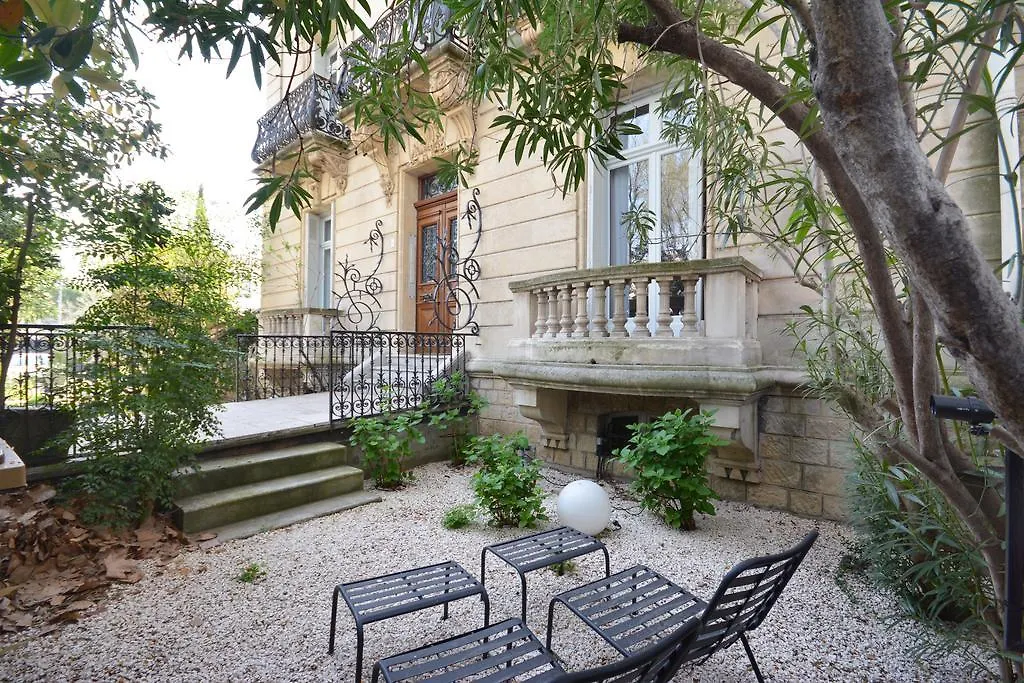Maison Douce Arles 4*,